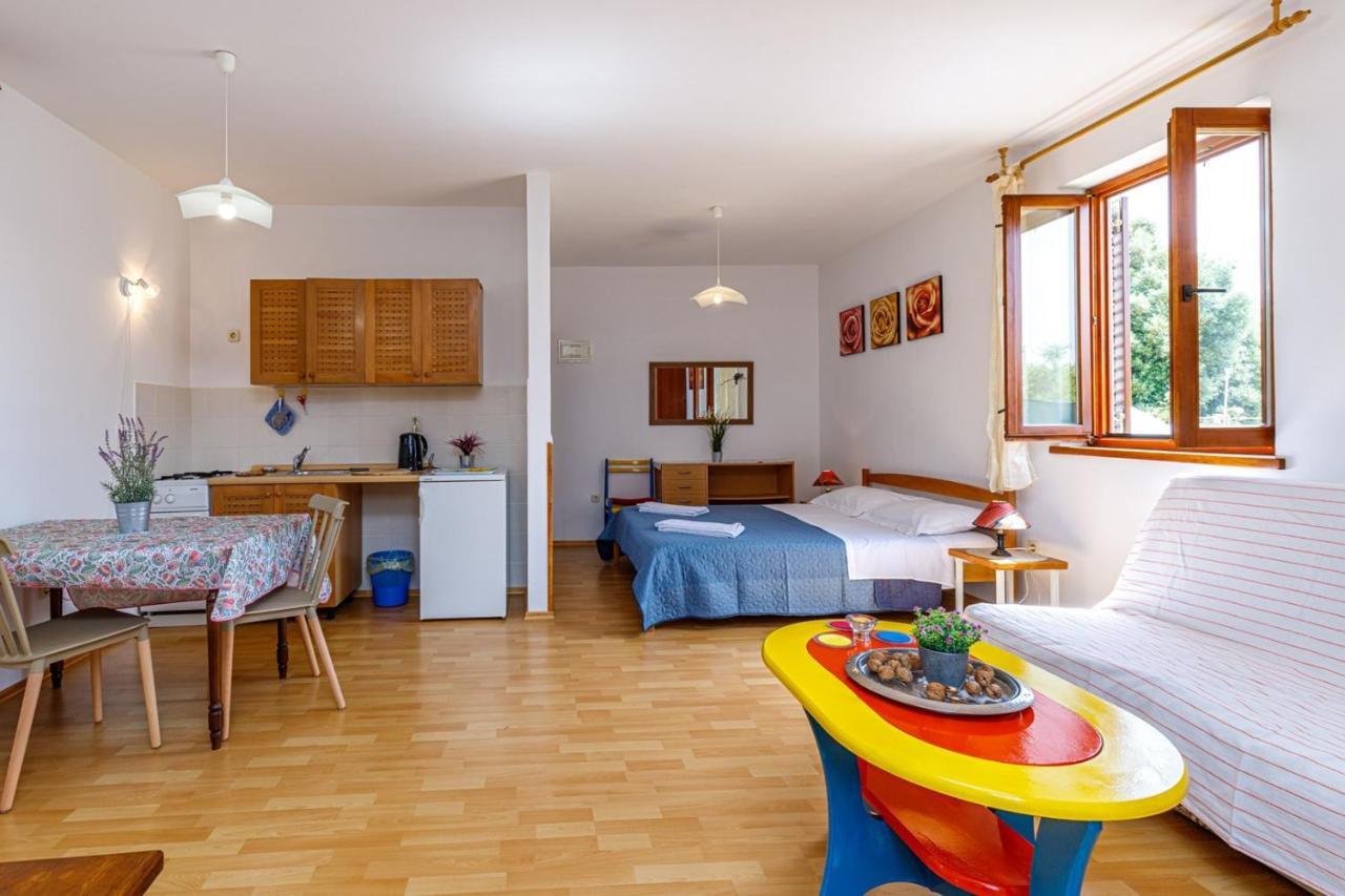 Apartments Pernar Poreč Exterior foto